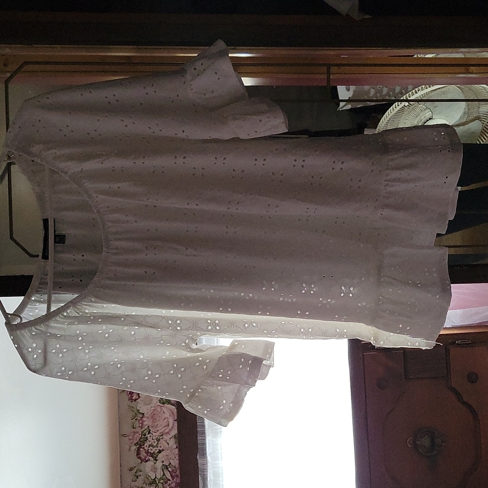 Woman's white shirt